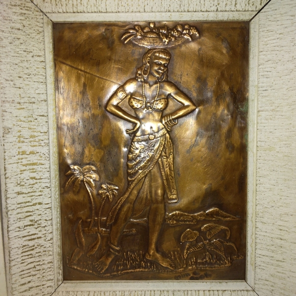 Mid Century Framed Embossed Press Copper Island Man and Woman Art Decor. - Picture 5 of 11